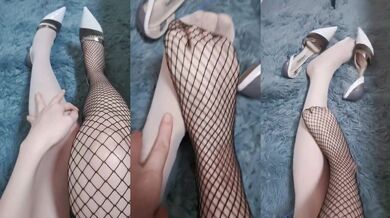 ⚫️⚫️真实反差女神！土豪重金定制，高颜气质长腿马甲线【是素素呀】紫薇放尿各种淫态展示，夸张大毛逼一看就是欲女 (1)